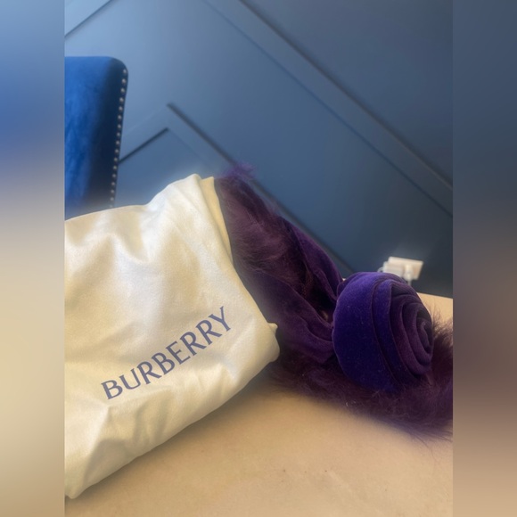 BURBERRY -  Rose Shearling Mule Sandal - Picture 3 of 7